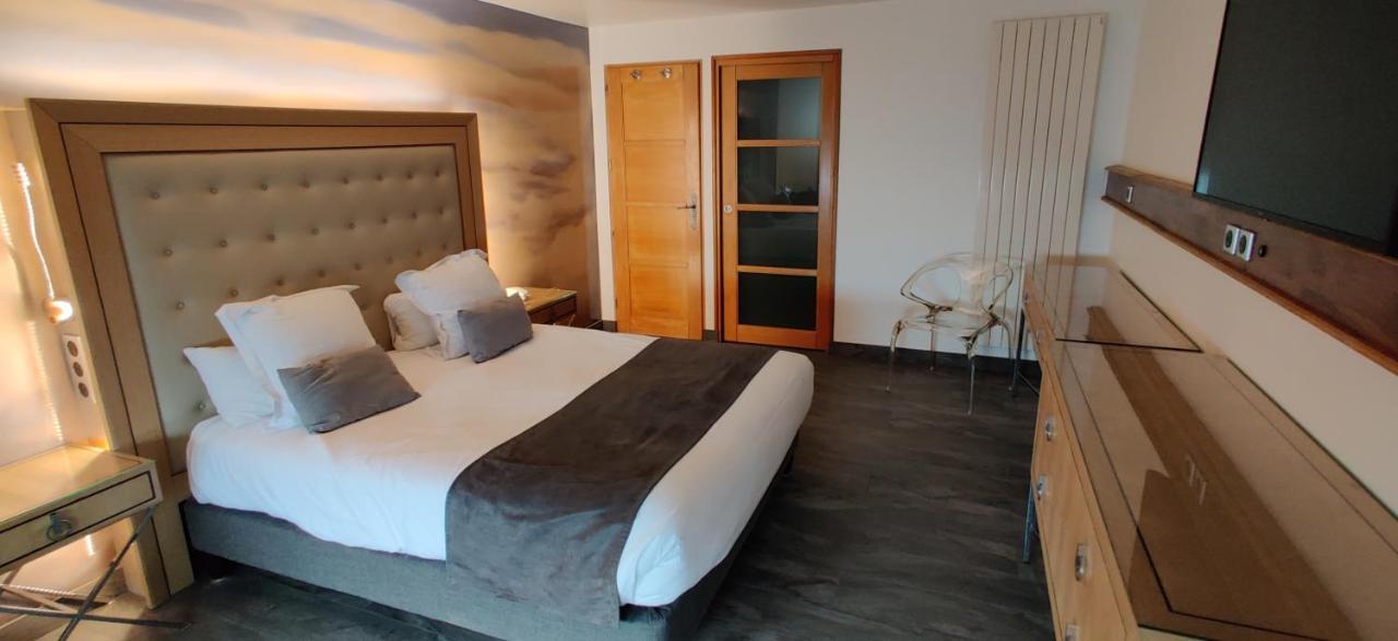 Hotel Et Spa Le Lion D'Or Pont-Évêque Esterno foto