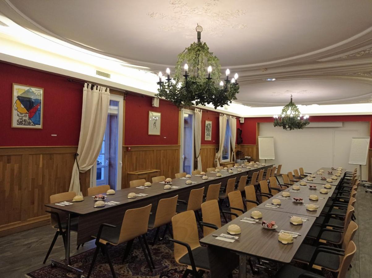 Hotel Et Spa Le Lion D'Or Pont-Évêque Esterno foto