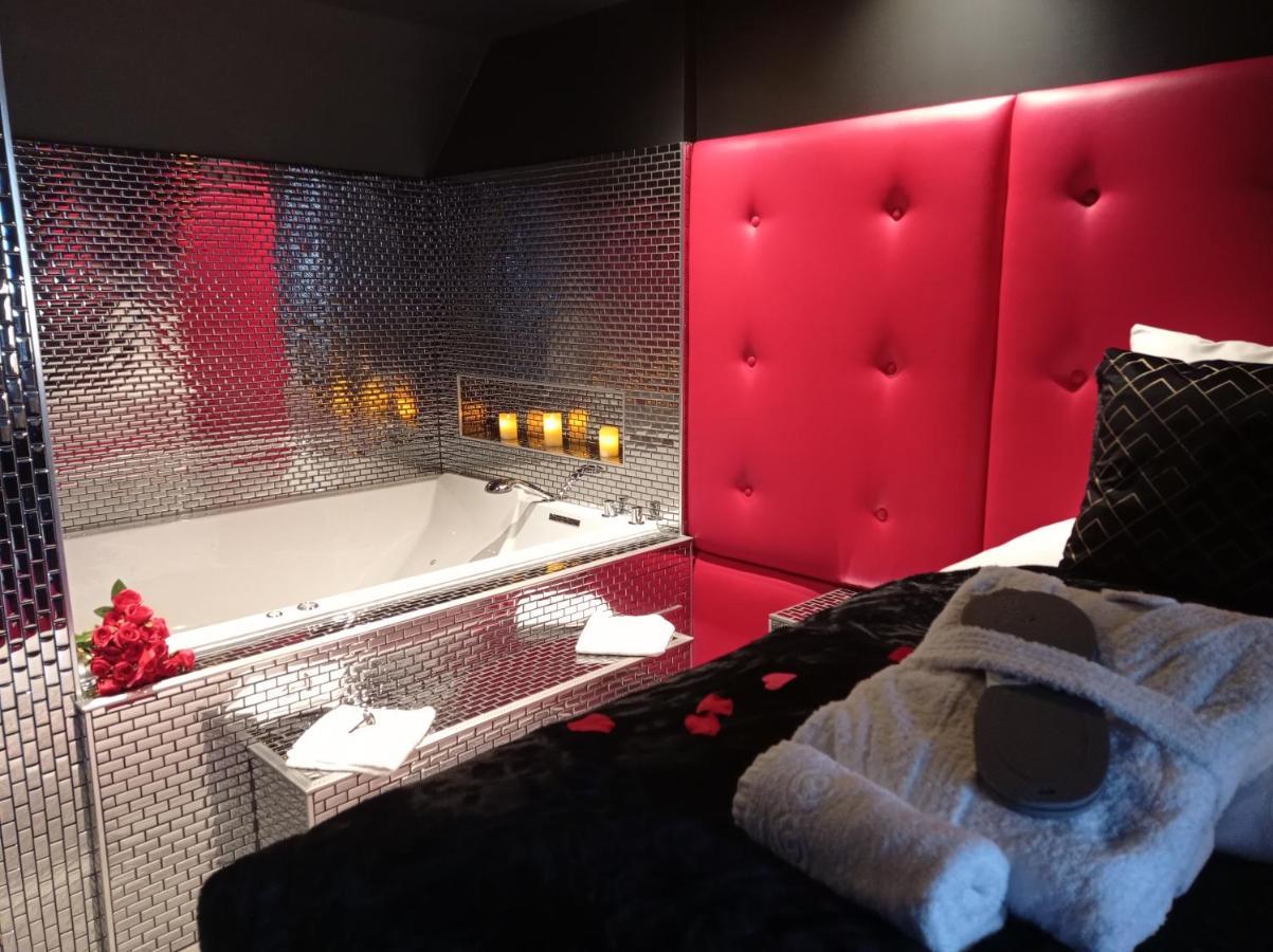 Hotel Et Spa Le Lion D'Or Pont-Évêque Esterno foto